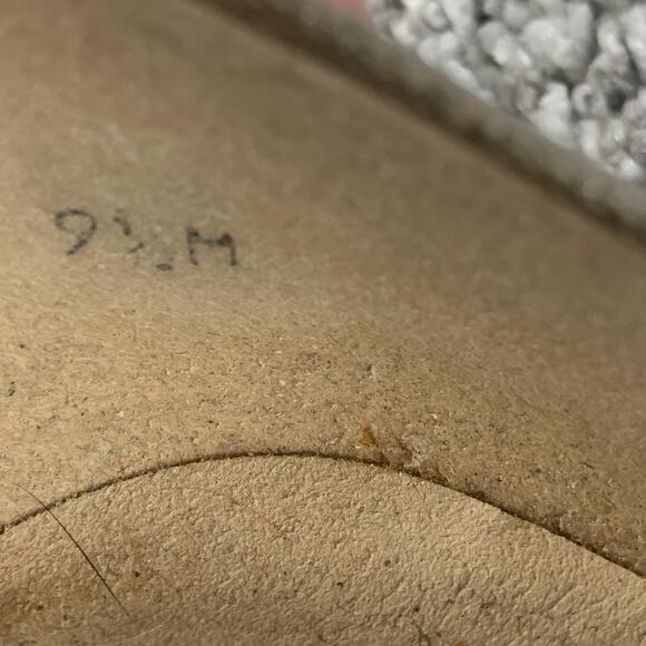 Stuart Weitzman Shoes Womens Size 9.5 Gold Pointed Toe Kitten Heel Pumps Leather - Picture 10 of 10